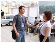 央视记者现场采访中国北京儿博会组委会秘书长